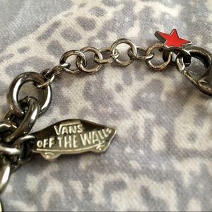 bracelet vans off the wall
